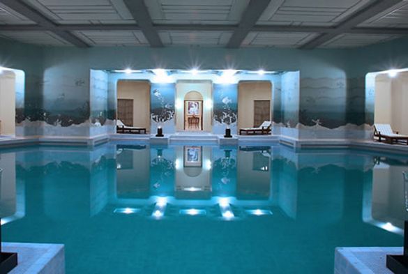 biggest indoor pool in the world