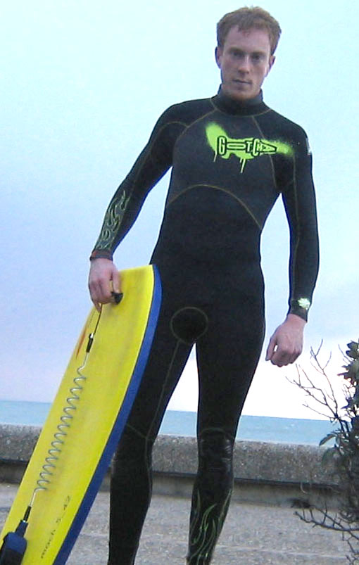 Xarj in a 4/3 Gotcha wetsuit after bodyboard session in Anglet